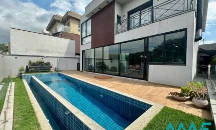 Casa Linda no Residencial Campos do Conde em Alphaville
