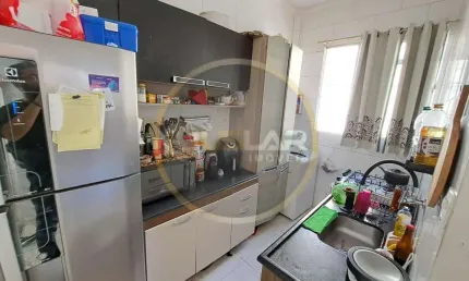 Apartamento frente de 2 dorms com sacada no centro de SV