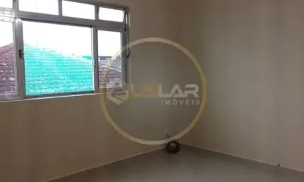 Apartamento de 2 dorms com armários embutidos no catiapoã