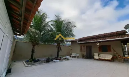 À venda i0835 - casa 4 dormitórios  no massaguaçu caraguatatuba/sp