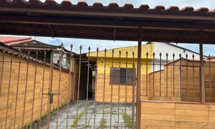À venda - casa 1 dormitório no poiares  -  caraguatatuba/sp