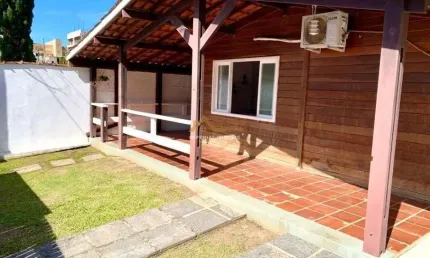 À venda  -  casa 3 dormitórios na praia toninhas - ubatuba/sp