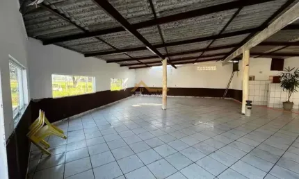 À venda - salão comercial no pegorelli - caraguatatuba/sp