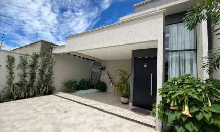 Lindo Sobrado 3 Qtos, 1 Suíte, Piscina, Churrasqueira Próximo Shopping Passeio das Águas.