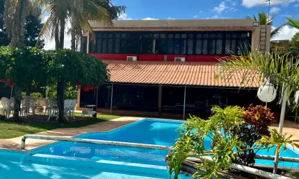 Linda Casa no Park Way, 3 Qtos, 2 suítes, Piscina, Quadra de Tênis, Campo Futebol.