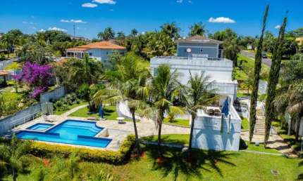 Linda Casa com 6 Qtos e 3 Suítes, Lazer total para o seu Conforto