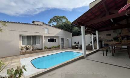 Casa linear a venda com 3 quartos no Pechincha, Rio de Janeiro - RJ.
