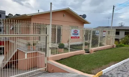 Casa com 3 quartos à venda no São Francisco, Farroupilha , 216 m2 por R$ 732.000