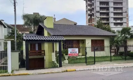 Casa com 3 quartos à venda no Centro, Farroupilha , 323 m2 por R$ 1.400.000