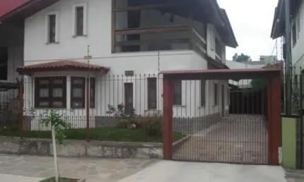 Casa com 4 quartos à venda na Bela Vista, Caxias do Sul , 230 m2 por R$ 750.000