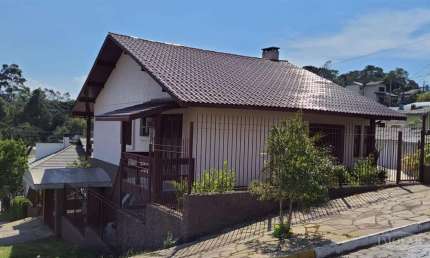 Casa com 3 quartos à venda no Primeiro de Maio, Farroupilha , 207 m2 por R$ 740.000