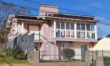 Casa com 5 quartos à venda no Monte Pasqual, Farroupilha , 300 m2 por R$ 890.000