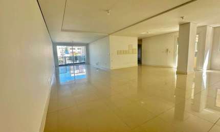 Apartamento com 3 quartos à venda no Centro, Caxias do Sul , 189 m2 por R$ 1.040.000
