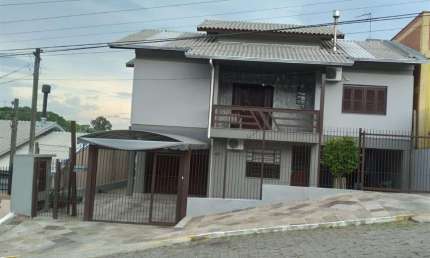 Casa com 6 quartos à venda no Monte Pasqual, Farroupilha  por R$ 1.200.000