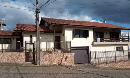 Casa com 3 quartos à venda no Panazzolo, Caxias do Sul , 300 m2 por R$ 1.400.000