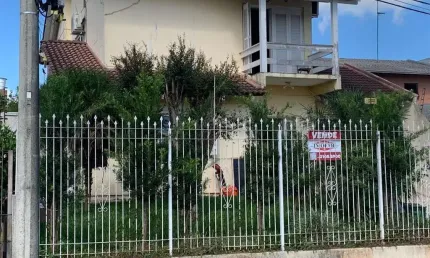 Casa com 3 quartos à venda na Nossa Senhora de Fátima, Caxias do Sul , 169 m2 por R$ 810.000
