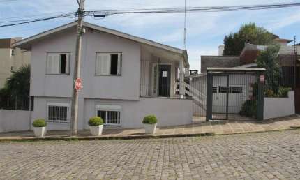 Casa com 4 quartos à venda no Rio Branco, Caxias do Sul  por R$ 460.000