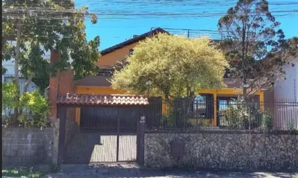 Casa com 3 quartos à venda no Charqueadas, Caxias do Sul , 337 m2 por R$ 895.000
