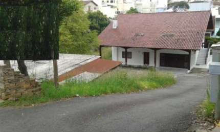 Terreno à venda no Pio X, Caxias do Sul  por R$ 1.000.000