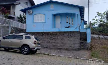 Casa com 3 quartos à venda no Monte Pasqual, Farroupilha  por R$ 699.000