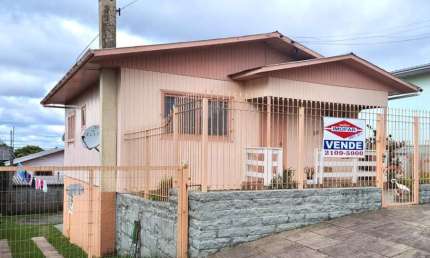 Casa à venda no Santo Antônio, Farroupilha  por R$ 700.000