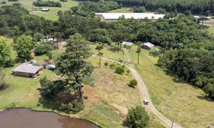 Chácara / sítio com 3 quartos à venda na Fazenda Souza, Caxias do Sul , 31288 m2 por R$ 900.000