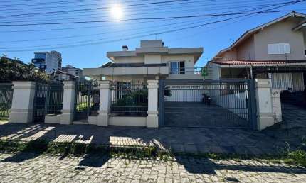 Casa com 4 quartos à venda no Centro, Farroupilha , 328 m2