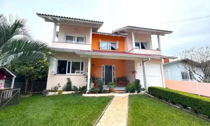 Casa com 3 quartos à venda no São José, Farroupilha , 194 m2 por R$ 1.350.000