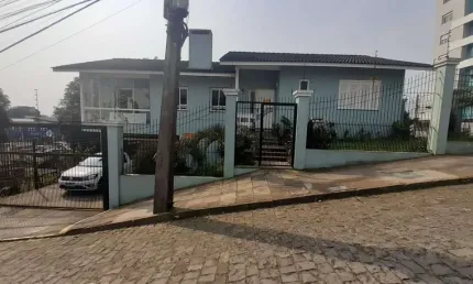 Casa com 3 quartos à venda na Bela Vista, Caxias do Sul , 186 m2 por R$ 1.380.000