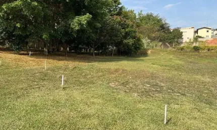 Amplo terreno de alto padrão (429m²) no condomínio vila verde, gramadão, jundiaí - sp