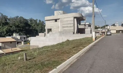 Terreno de alto padrão (300m²) no condomínio villa verde, jardim gramadão i, jundiaí - sp
