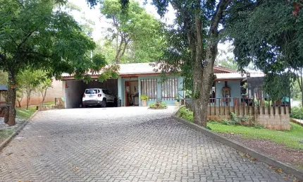 Linda chácara (1.320m²) com piscina à venda no bairro Monterrey, Louveira - SP