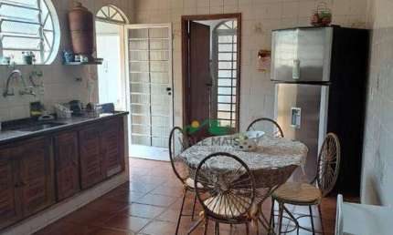 Casa com 4 dormitórios à venda, 268 m² por R$ 900.000,00 - Centro - Guaratinguetá/SP