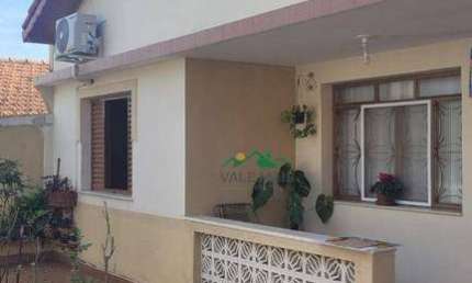 Casa com 3 dormitórios à venda, 215 m² por R$ 600.000,00 - Figueira - Guaratinguetá/SP