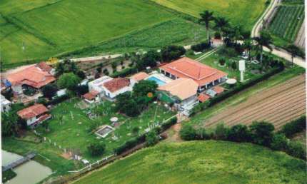 Sítio com 6 dormitórios à venda, 13650 m² por R$ 2.200.000,00 - Colônia do Piaguí - Guaratinguetá/SP