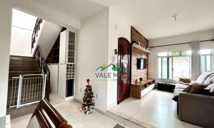 Sobrado com 3 dormitórios à venda, 246 m² por R$ 800.000,00 - Parque das Árvores - Guaratinguetá/SP
