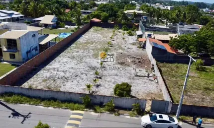 Condomínio ampla - Terreno à venda no bairro Barra do Jacuípe - Camaçari/BA