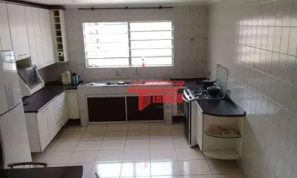 Casa com 3 dormitórios à venda, 222 m² por R$ 678.400,00 - Vila Guarará - Santo André/SP