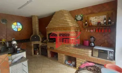Sobrado com 3 dormitórios à venda, 294 m² - Vila Scarpelli - Santo André/SP