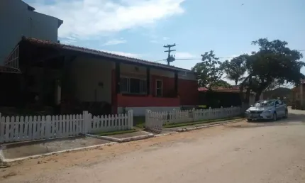 ÓTIMA CASA EM COND. RESIDENCIAL – PRÓXIMO A LAGOA E RODOVIA