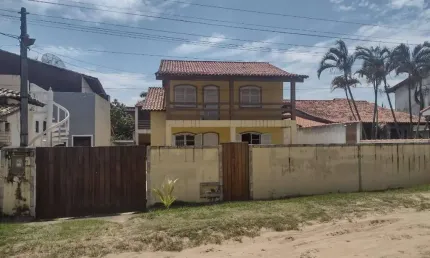 ** Ótima Casa colado a Lagoa e Rodovia, com PISCINA São Pedro da Aldeia