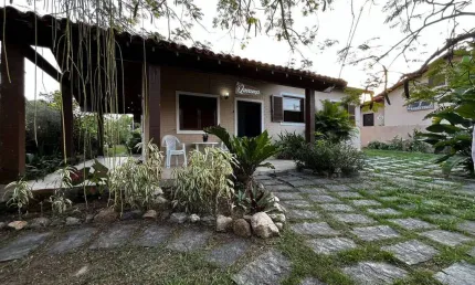 Ótima Casa com armários planejados em ótima localização