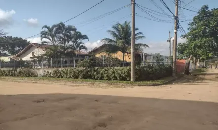 ** Ótima Casa com Piscina, próximo a Lagoa e Rodovia  São Pedro da Aldeia