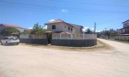 Casa maravilhosa, com suíte em anexo, em local privilegiado