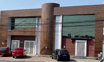 Espaço Comercial Premium para Locação - Prédio moderno e bem localizado