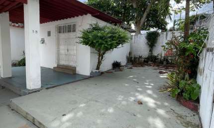 Casa disponível para locação no Parque 10 de Novembro