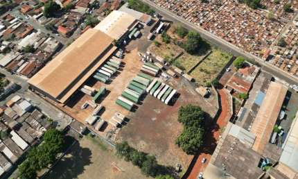 Barracão/Galpão Comercial à Venda e Locação em JARDINÓPOLIS