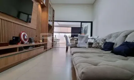 Casa de luxo na Vila Romana com 3 suítes e 4 vagas de garagem