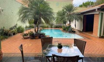 Casa à venda em Ribeirânia, Ribeirão Preto: 4 dormitórios, 5 garagens e mais!