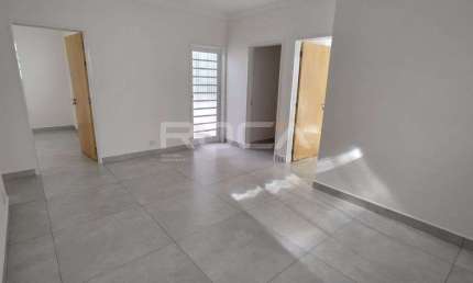 Casa à venda com 3 dormitórios no bairro Jardim Mosteiro, em Ribeirão Preto.